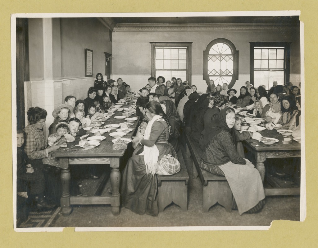 immigrants dining at ellis island